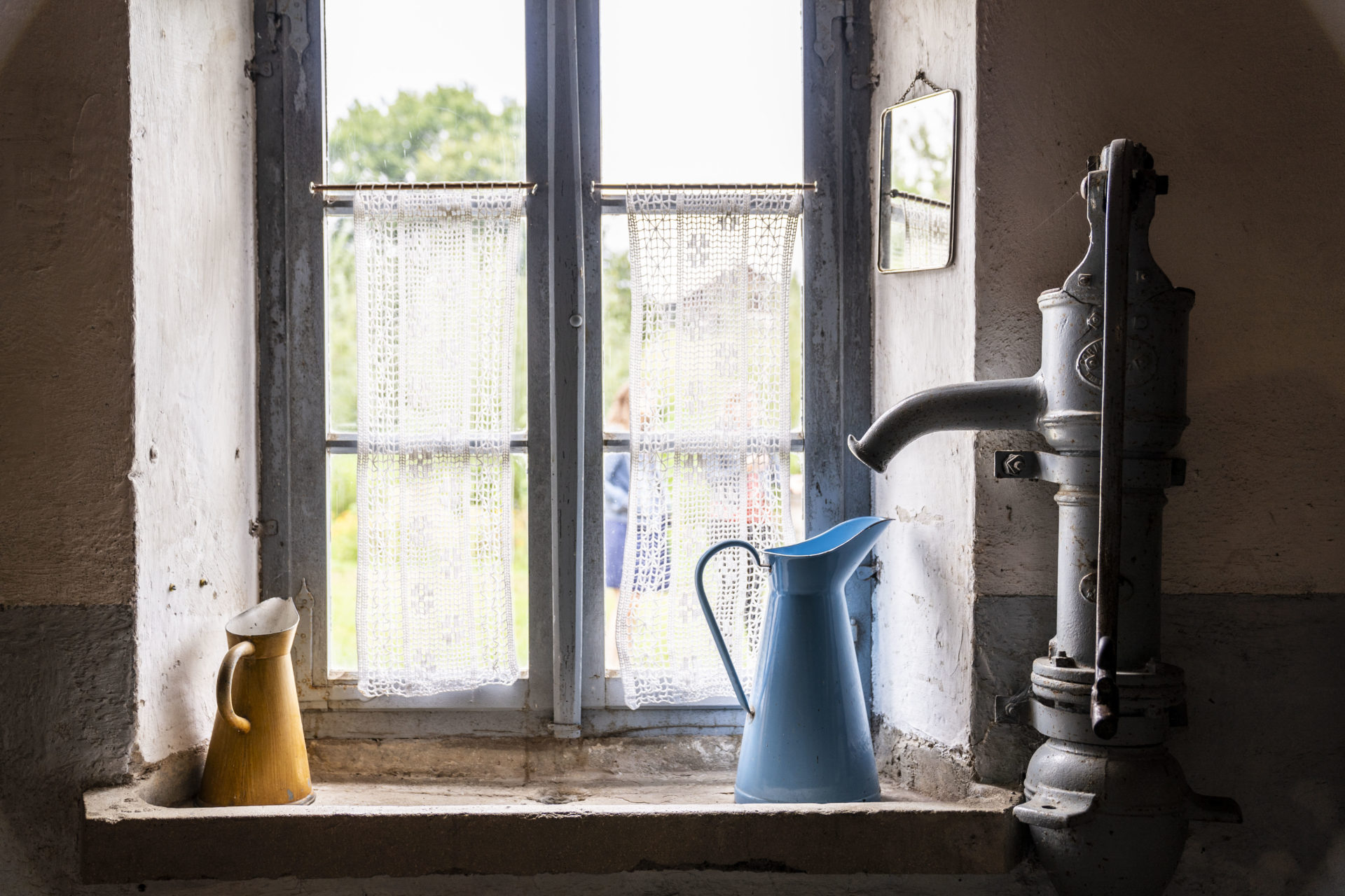 Venster bij boerderij Proiselière